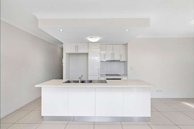 Third view of Homely unit listing, 2/60 Ernest Street, Manly QLD 4179