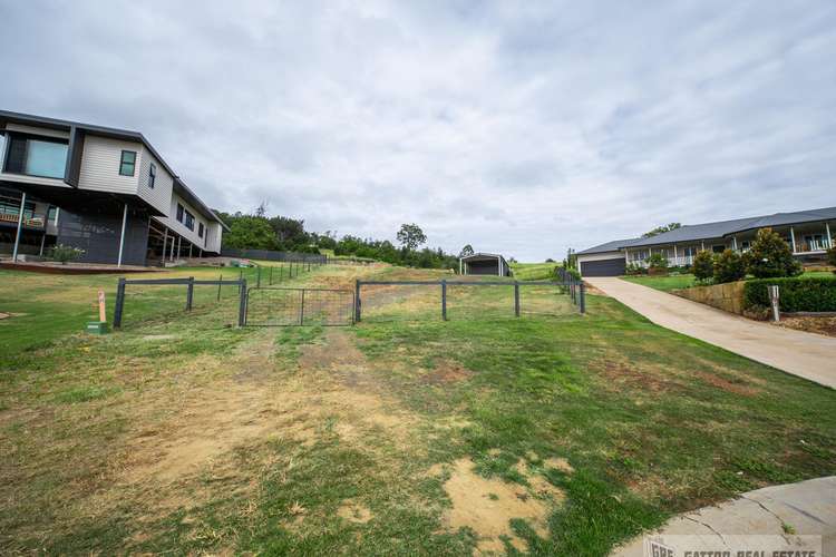 11 Bottle Tree Court, Withcott QLD 4352