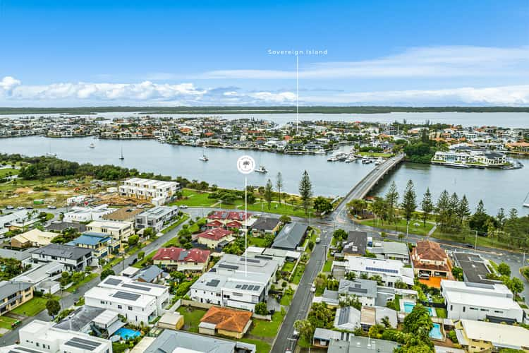 7B Donald Avenue, Paradise Point QLD 4216