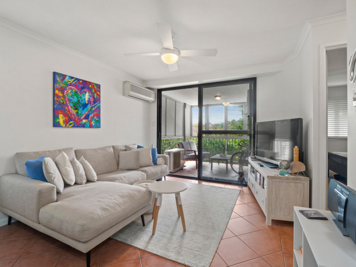 Main view of Homely apartment listing, 18/106 Linton Street, Kangaroo Point QLD 4169