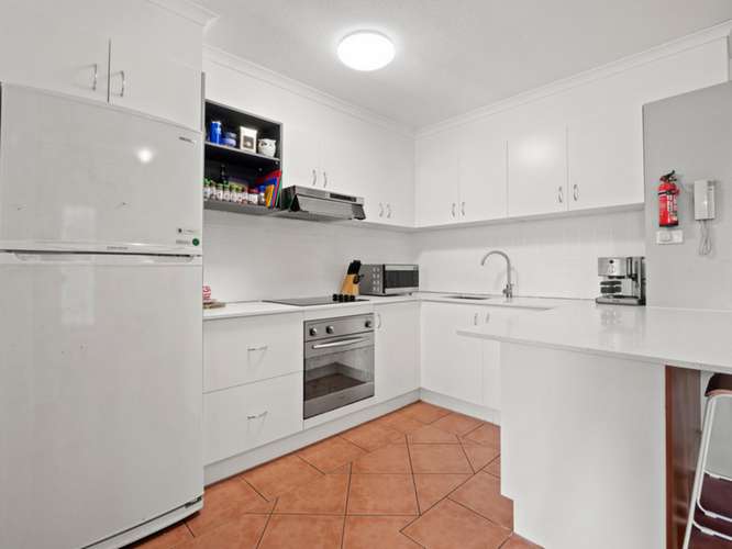 Second view of Homely apartment listing, 18/106 Linton Street, Kangaroo Point QLD 4169