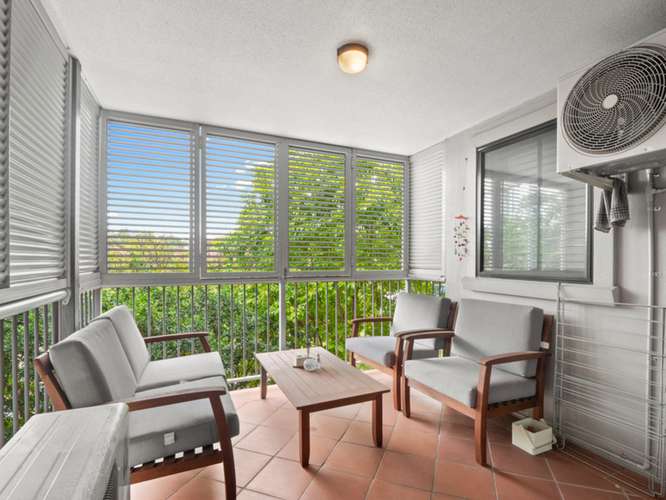 Third view of Homely apartment listing, 18/106 Linton Street, Kangaroo Point QLD 4169