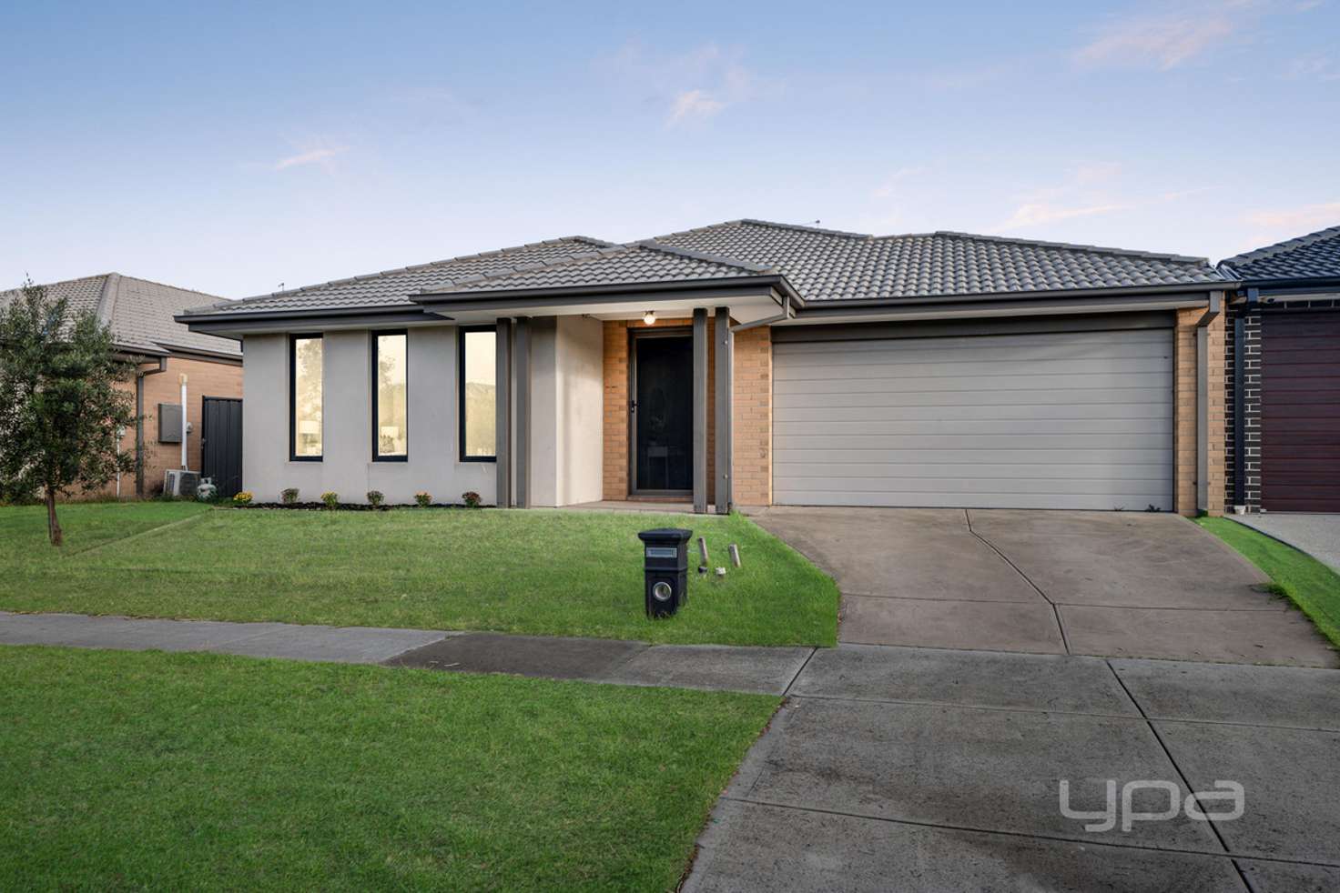 Main view of Homely house listing, 27 Scoria Circuit, Craigieburn VIC 3064