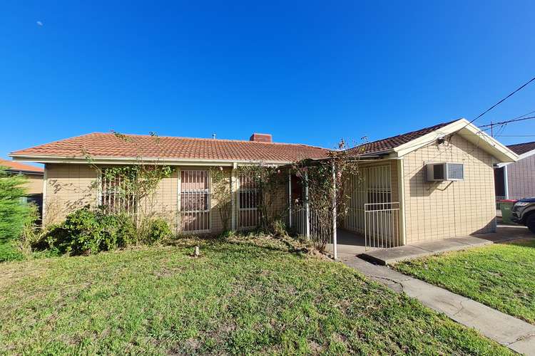 Main view of Homely house listing, 33 Taggerty Crescent, Meadow Heights VIC 3048