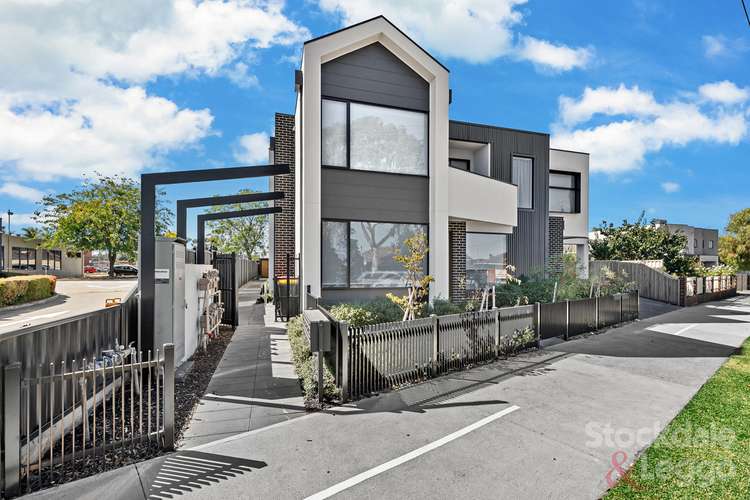 Main view of Homely townhouse listing, 2/182 Glenroy Road, Glenroy VIC 3046