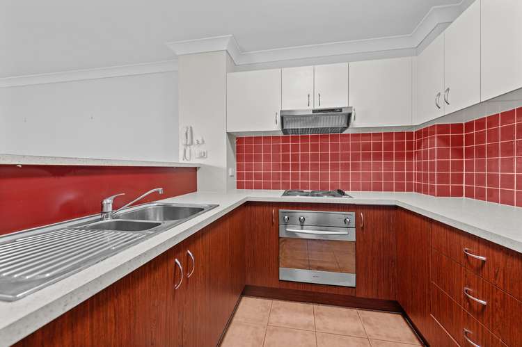 Fifth view of Homely unit listing, 24/106 Linton Street, Kangaroo Point QLD 4169