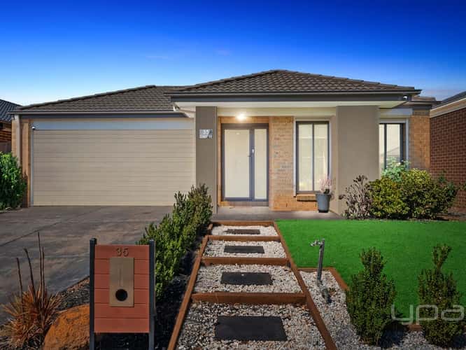 35 Clement Way, Melton South VIC 3338