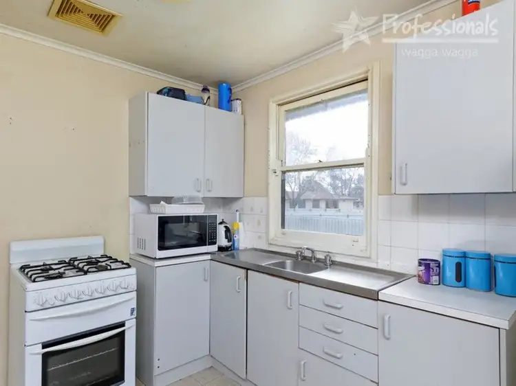 Fourth view of Homely house listing, 8 Kenny Place, Tolland NSW 2650