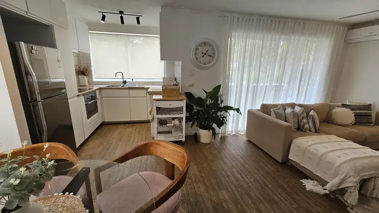 5 Rolan Court