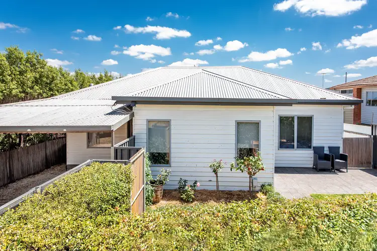 12 Elizabeth Street