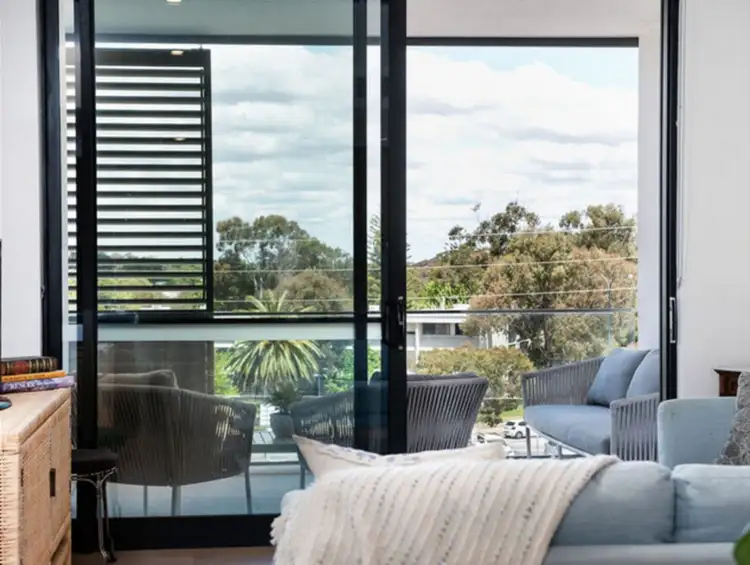 5 Shenton Road