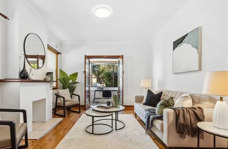 112 Kingsland Road North