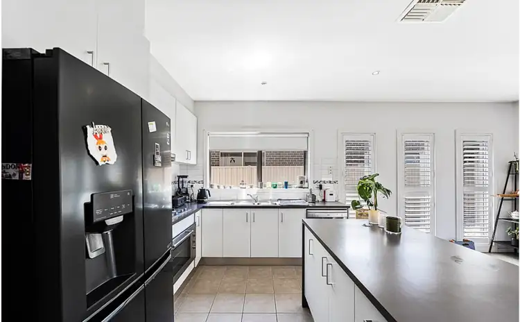Fourth view of Homely house listing, 39 Oakview Parade, Caroline Springs VIC 3023