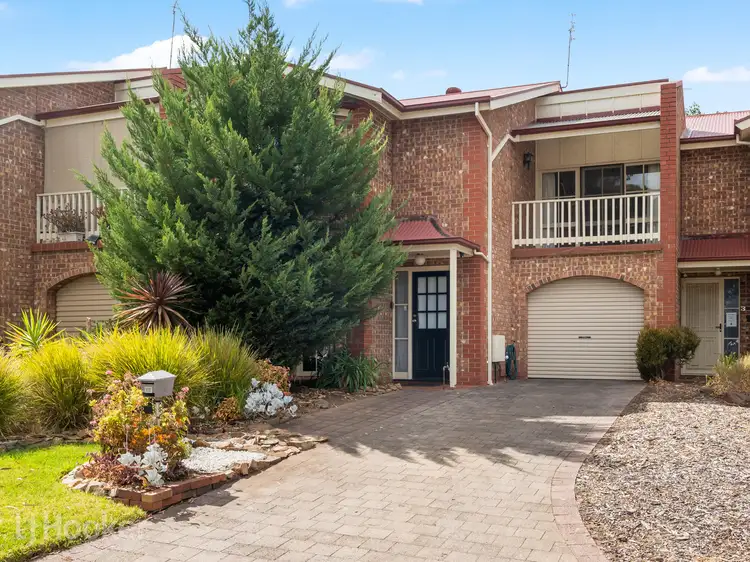 2/2 Sunglo Court