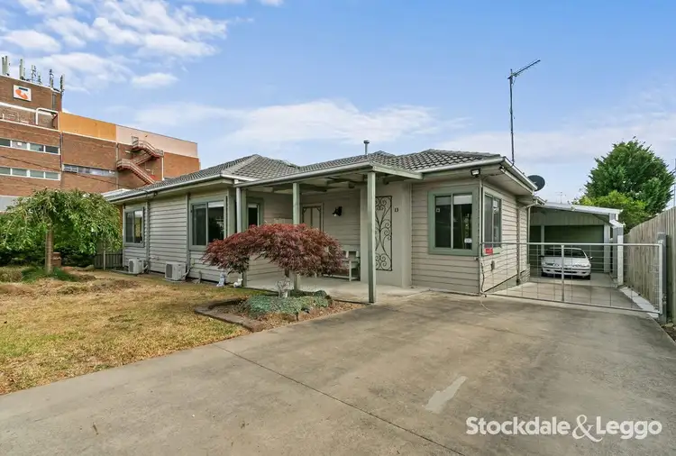 13 Victor Street