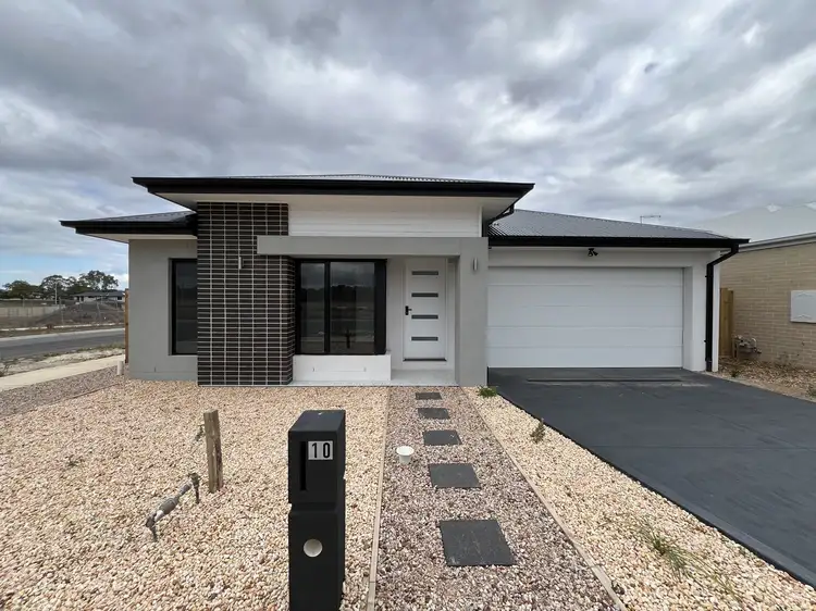 10 Barry Street