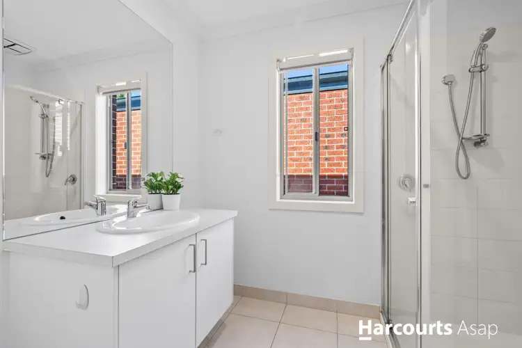 Sixth view of Homely house listing, 5 Queensberry Street, Cranbourne West VIC 3977