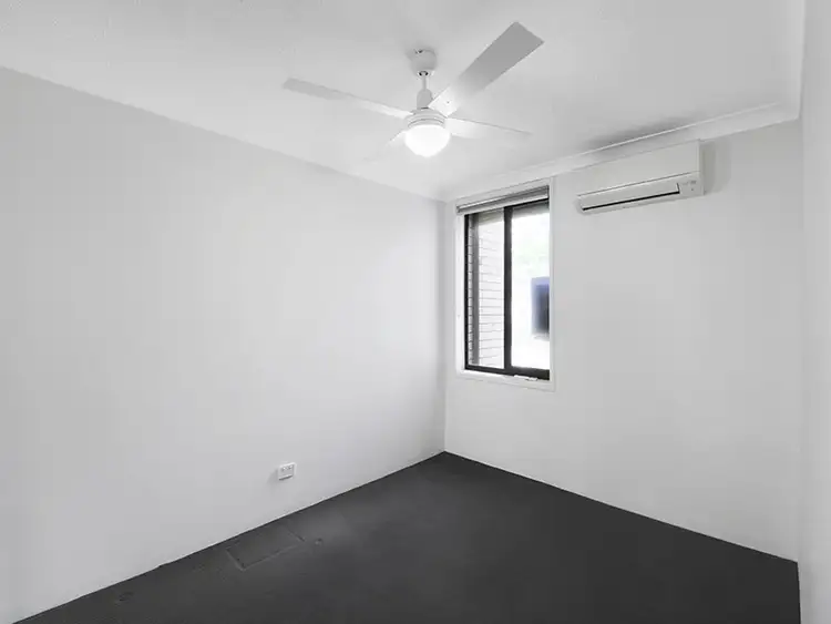 8-10 Queensland Avenue