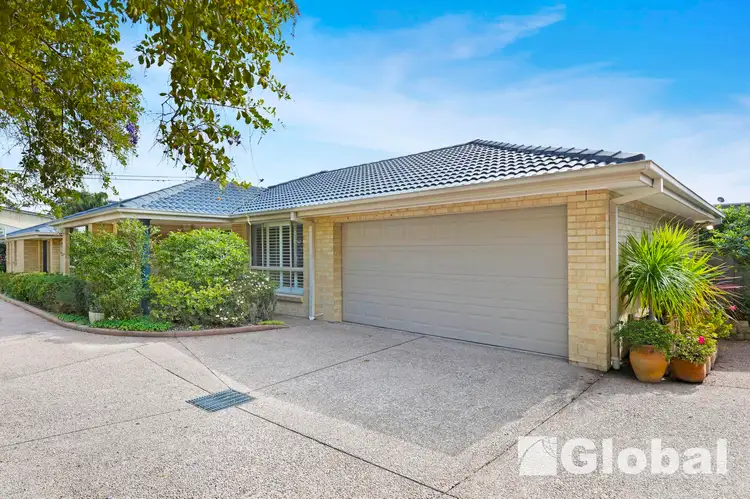 Main view of Homely villa listing, 2/76 Albert Street, Warners Bay NSW 2282