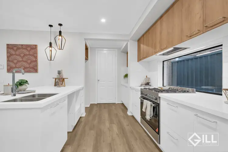 Fifth view of Homely house listing, 6 Frodo Circuit, Clyde VIC 3978