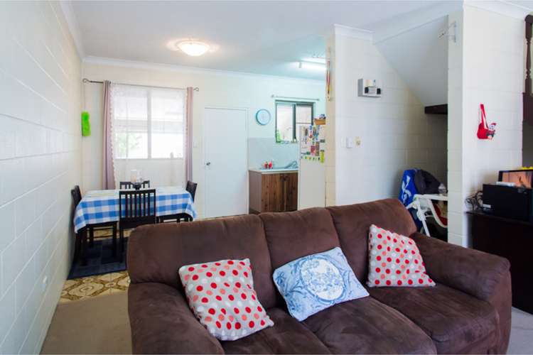 Fifth view of Homely flat listing, 2/16 Cowley Street, West End QLD 4810