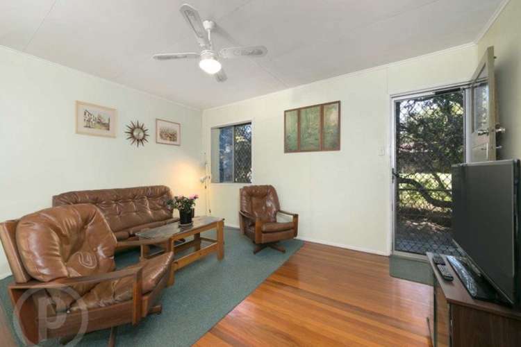 Third view of Homely house listing, 8 Muirlea Street, Oxley QLD 4075