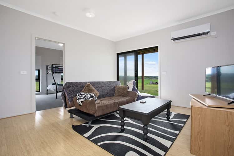 Seventh view of Homely house listing, 10 Callaway Court, Peterborough VIC 3270