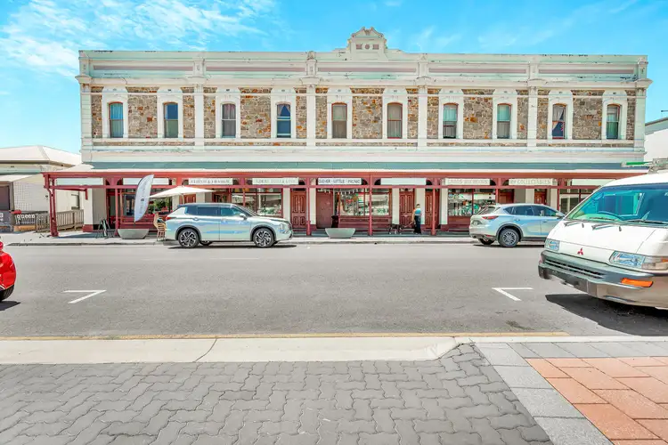 11 Jetty Road