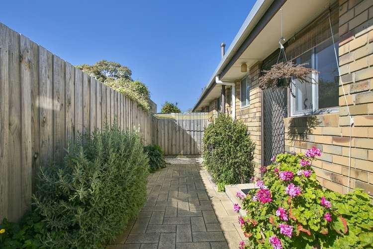 Fifth view of Homely unit listing, 4/20 Beatty Parade, Mornington VIC 3931