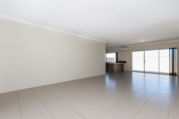 Fifth view of Homely house listing, 32 Farnham Pass, Alkimos WA 6038