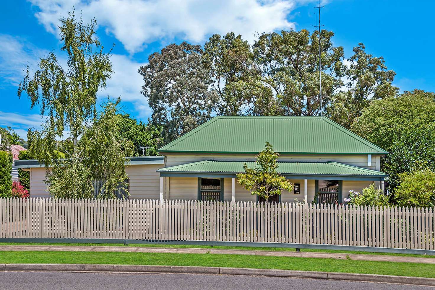 Main view of Homely house listing, 37 Byron Street, Hamilton VIC 3300