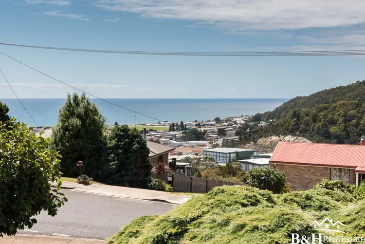 1 McPhee Street, Havenview TAS 7320