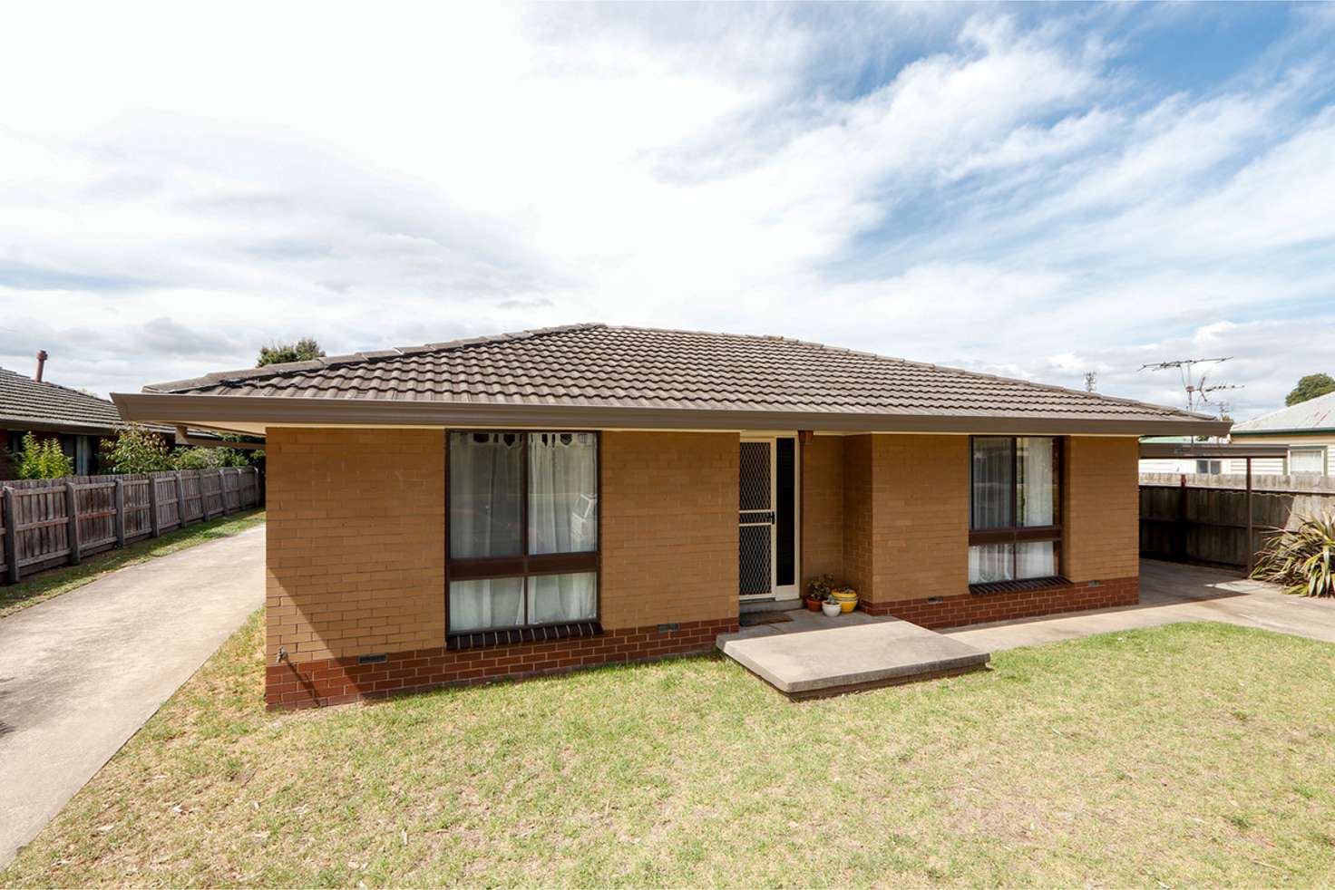 Main view of Homely townhouse listing, 1/92 Reeve Street, Sale VIC 3850