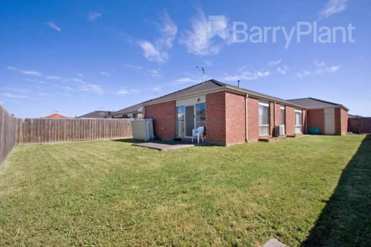 Fifth view of Homely house listing, 15 Sweet Pea Drive, Pakenham VIC 3810