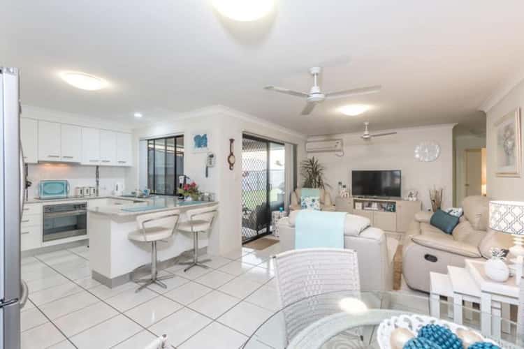 Sixth view of Homely house listing, 2 Hillvue Crescent, Avoca QLD 4670