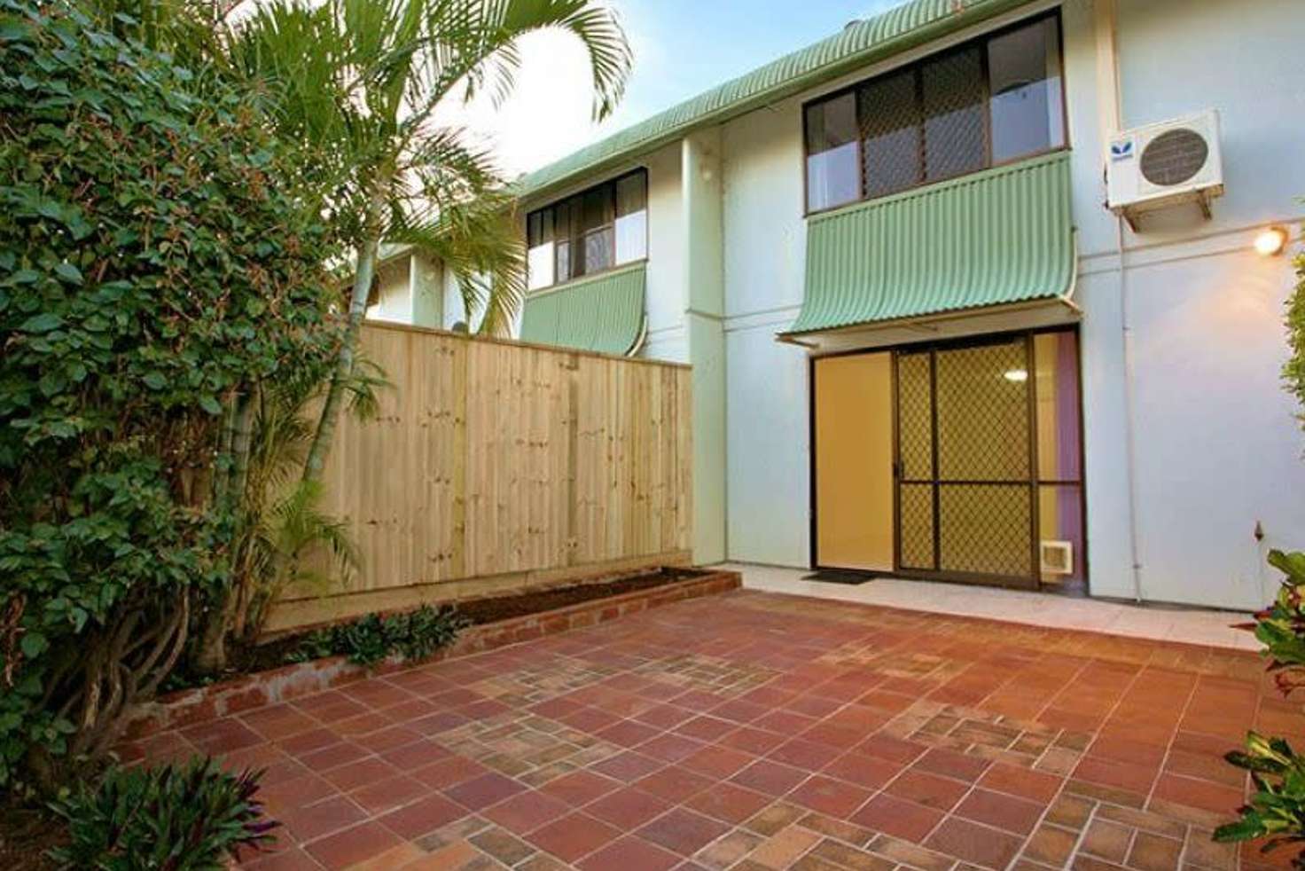Main view of Homely townhouse listing, 8/23 Brassey Street, Fairfield QLD 4103