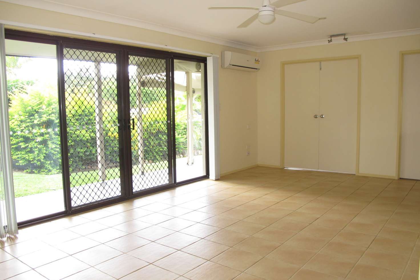 Main view of Homely semiDetached listing, 2/19 Guthrie Parade, Carrara QLD 4211