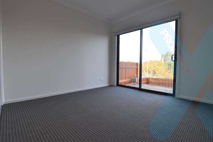 Main view of Homely townhouse listing, 38 Queen Circuit, Sunshine VIC 3020