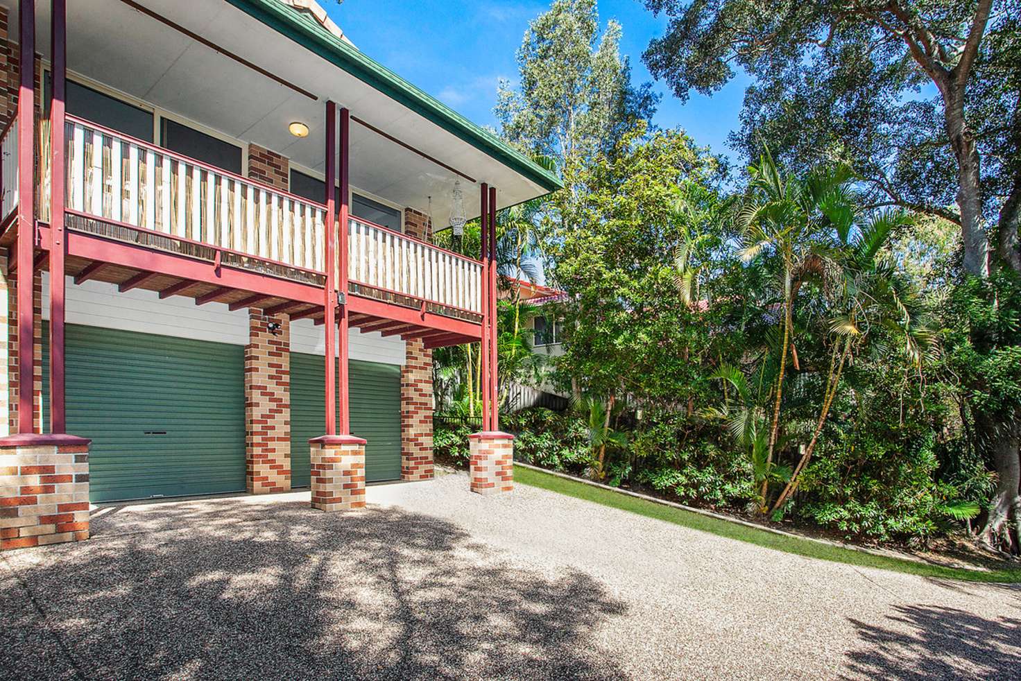 Main view of Homely semiDetached listing, 2/7 Kingia Crt, Burleigh Heads QLD 4220