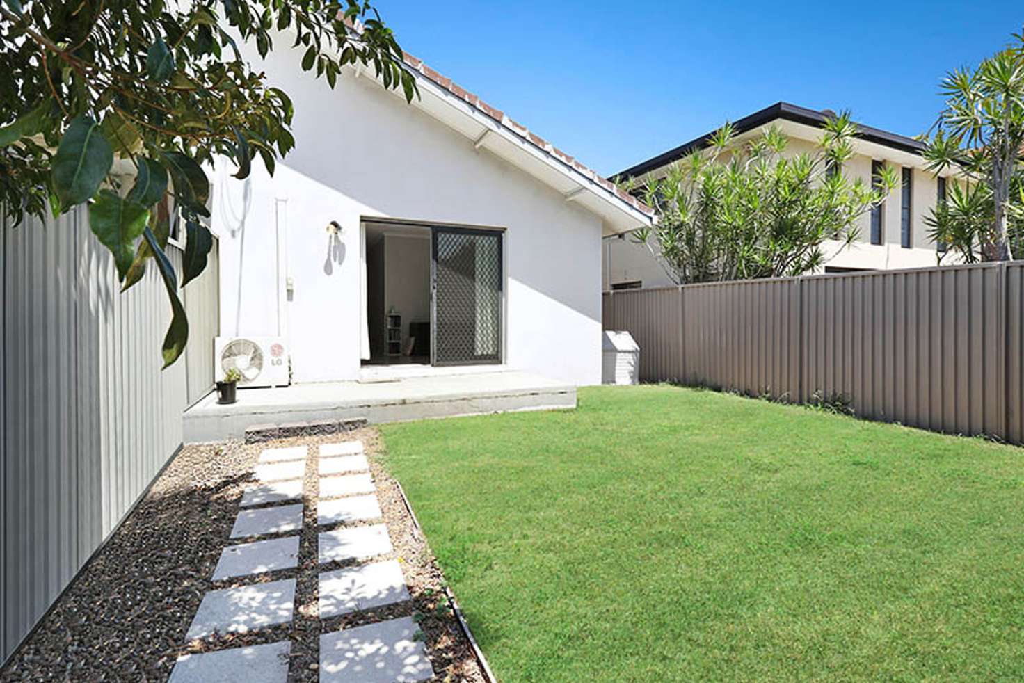Main view of Homely townhouse listing, 2/52 Hollywell Road, Biggera Waters QLD 4216