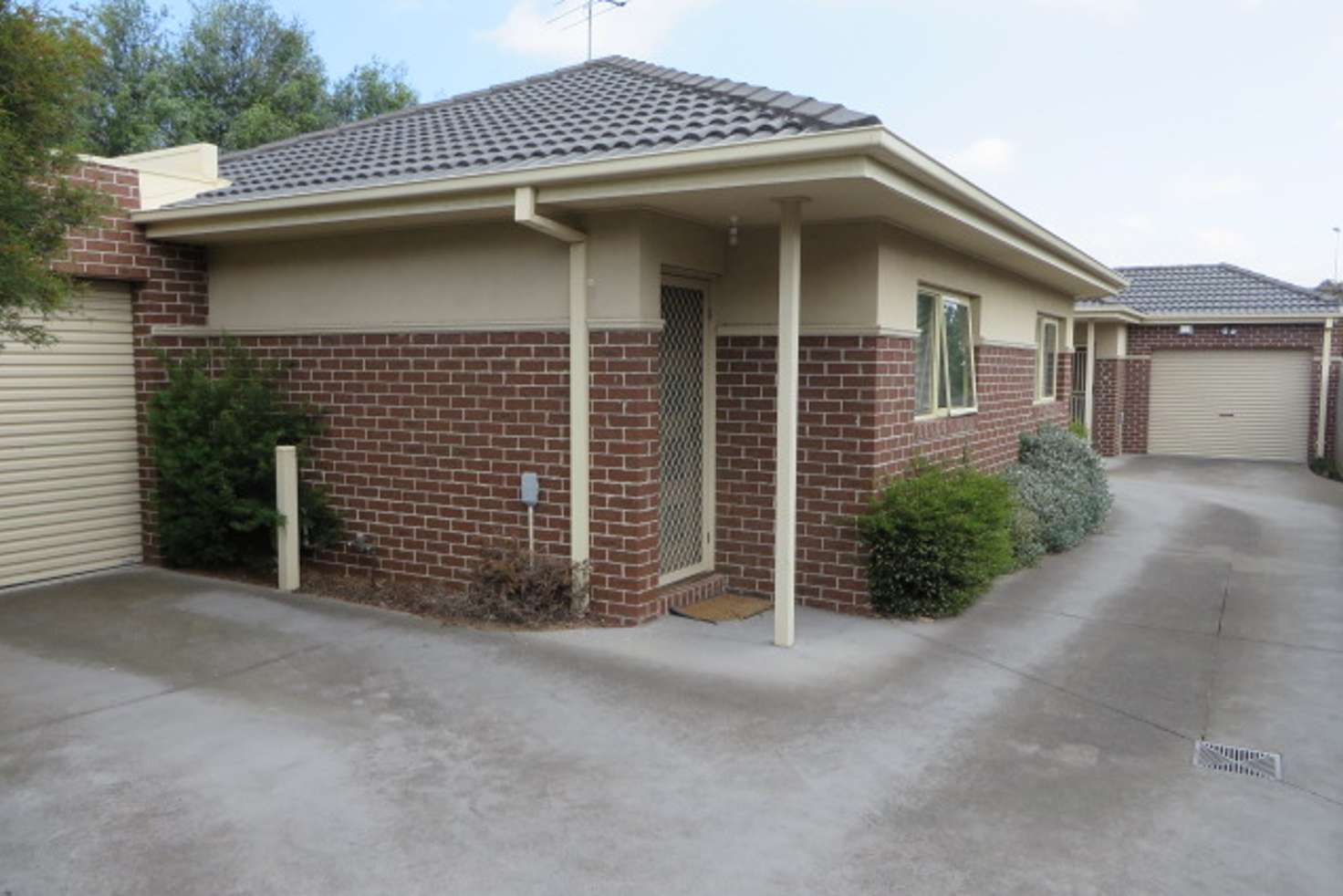 Main view of Homely unit listing, 2/11 Willoughby Street, Reservoir VIC 3073