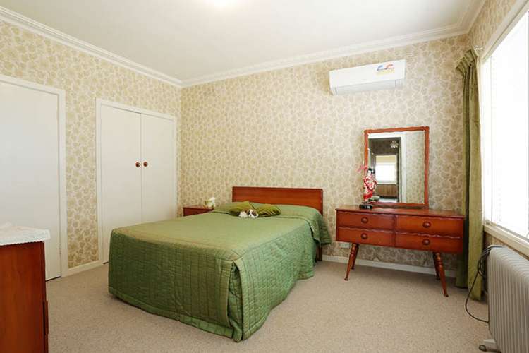 Fifth view of Homely house listing, 1 Markstone Court, Sunshine VIC 3020