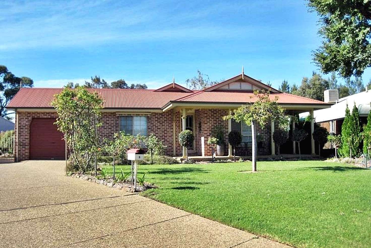 Main view of Homely house listing, 8 Jeeba Place, Glenfield Park NSW 2650