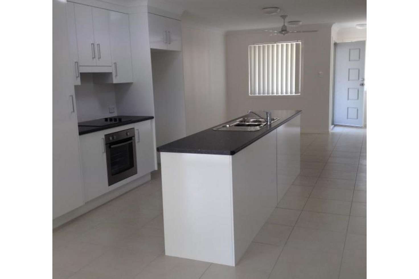 Main view of Homely unit listing, 2/21 Russell Street, Gracemere QLD 4702