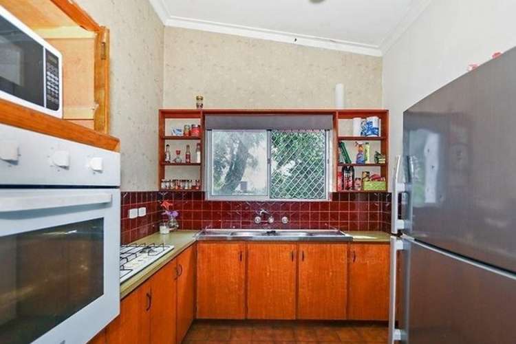 Second view of Homely house listing, 8 McBeth Way, Kardinya WA 6163