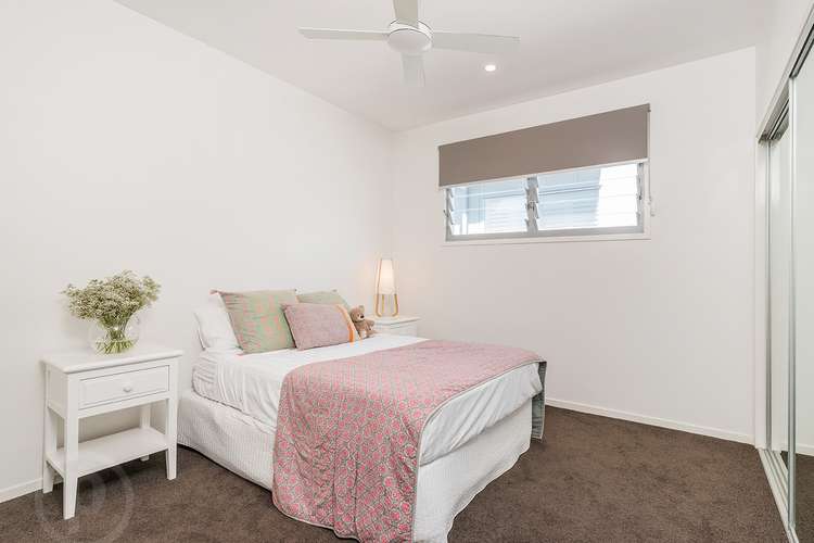 Fifth view of Homely house listing, 30 King Arthur Tce, Tennyson QLD 4105