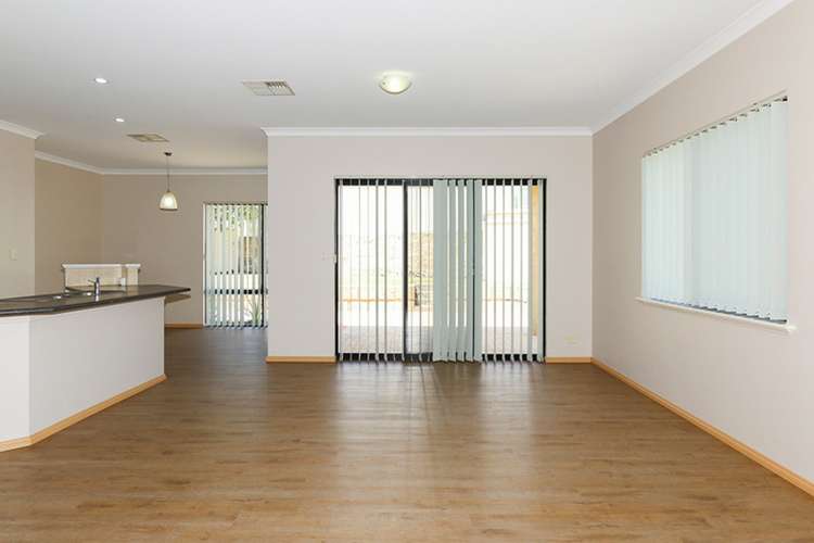 Fourth view of Homely house listing, 32 Brightlands Circuit, Carramar WA 6031