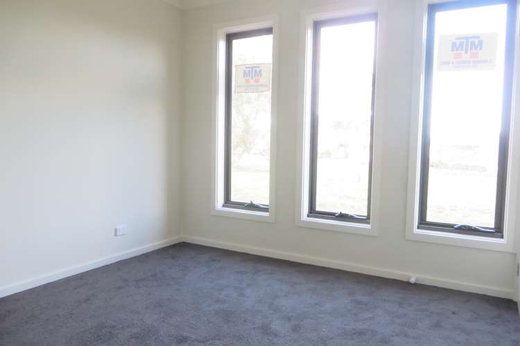 Fifth view of Homely house listing, 4 Umberto Walk, Epping VIC 3076