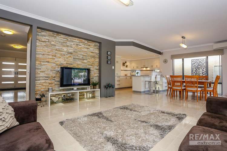 Second view of Homely house listing, 9 Seaspray Crescent, Jindalee WA 6036