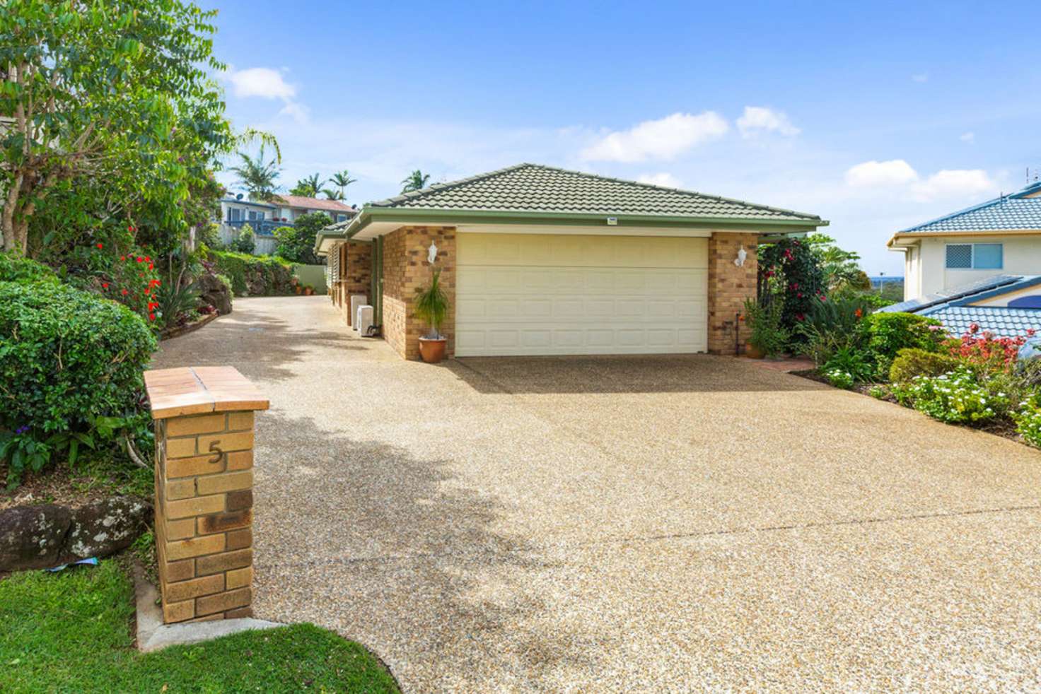Main view of Homely semiDetached listing, 1/5 Burgundy Court, Tweed Heads South NSW 2486